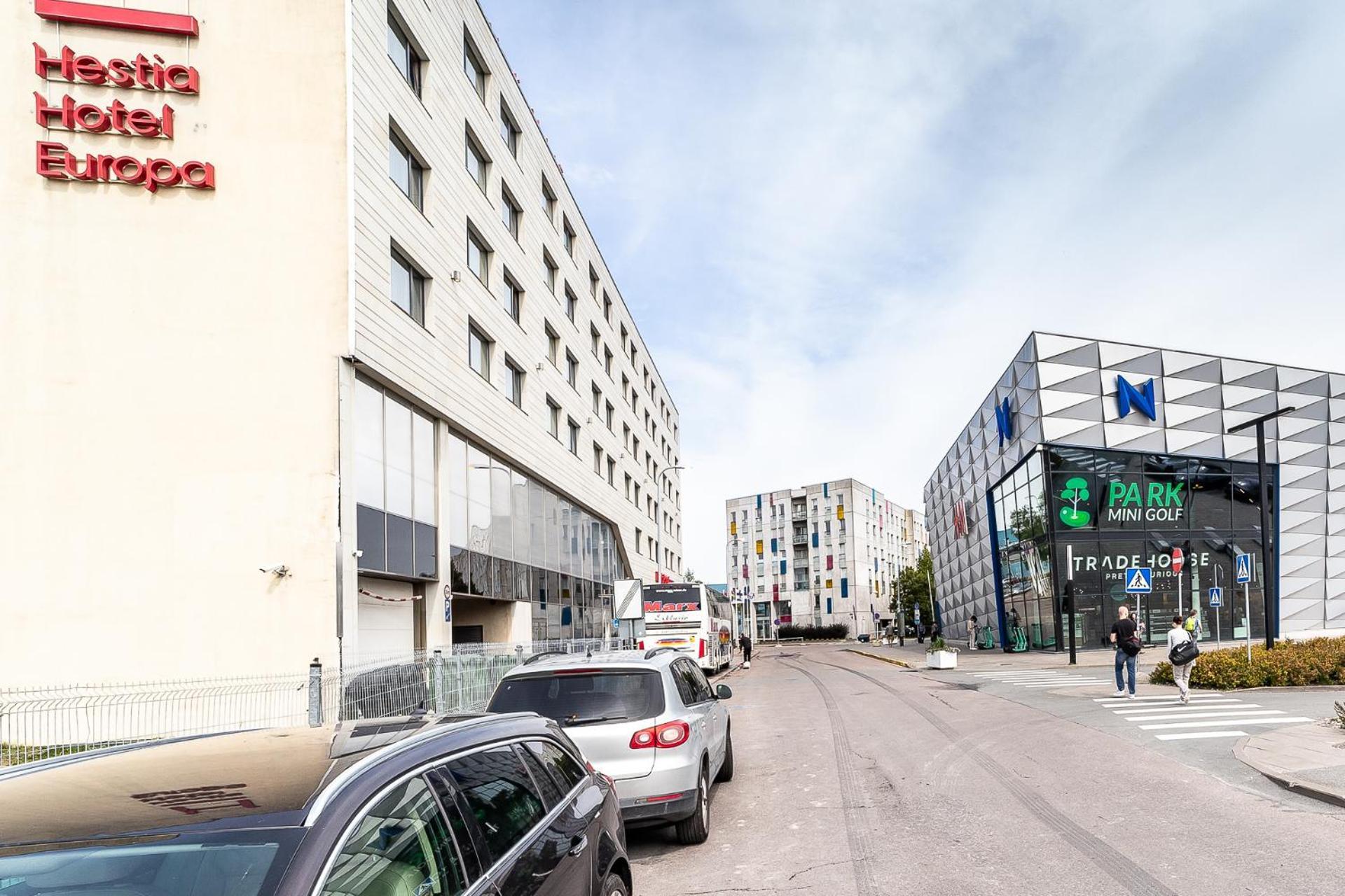 Floor Near Ferry Terminal - Free Parking